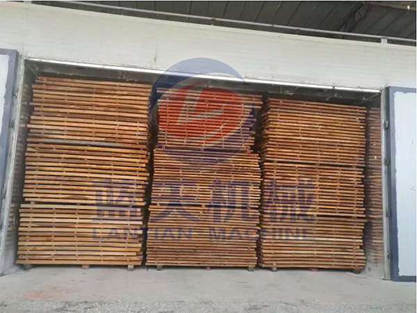 江蘇木材烘干機現(xiàn)場